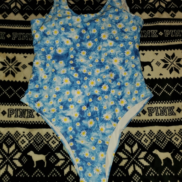 Bathing suit - Picture 2 of 3